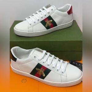 WOMEN'S ACE SNEAKER WITH BEE